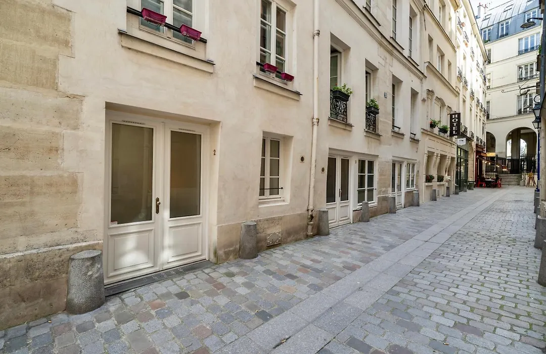 Paris Central Gem 9 Min Walk To Notre-Dame And Louvre-1