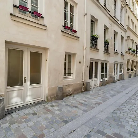 Paris Central Gem 9 Min Walk To Notre-Dame And Louvre-3